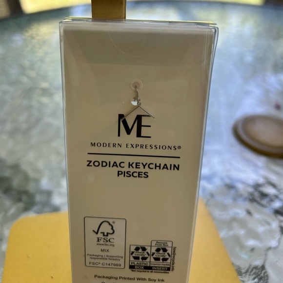 Expressions Zodiac Pisces Keychain with Blue and White Accents - Picture 3 of 3